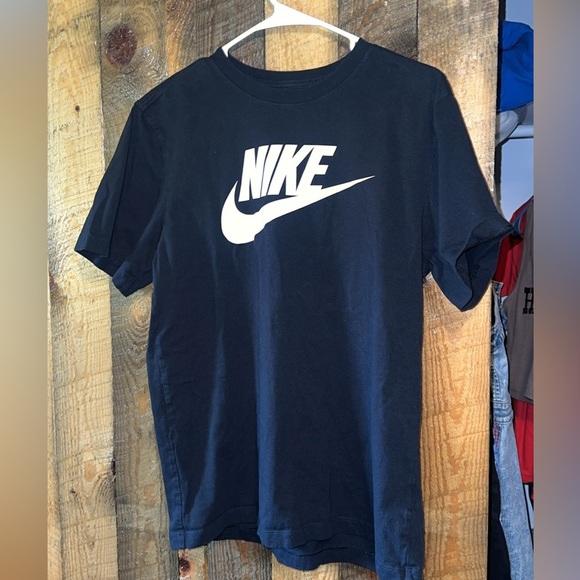 Nike tshirt - Picture 1 of 1